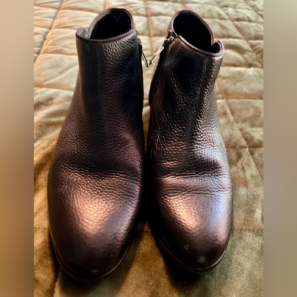 Sam Edelman Classic Leather Chelsea bootie